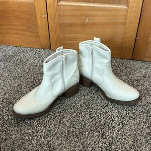 Girls White Boots